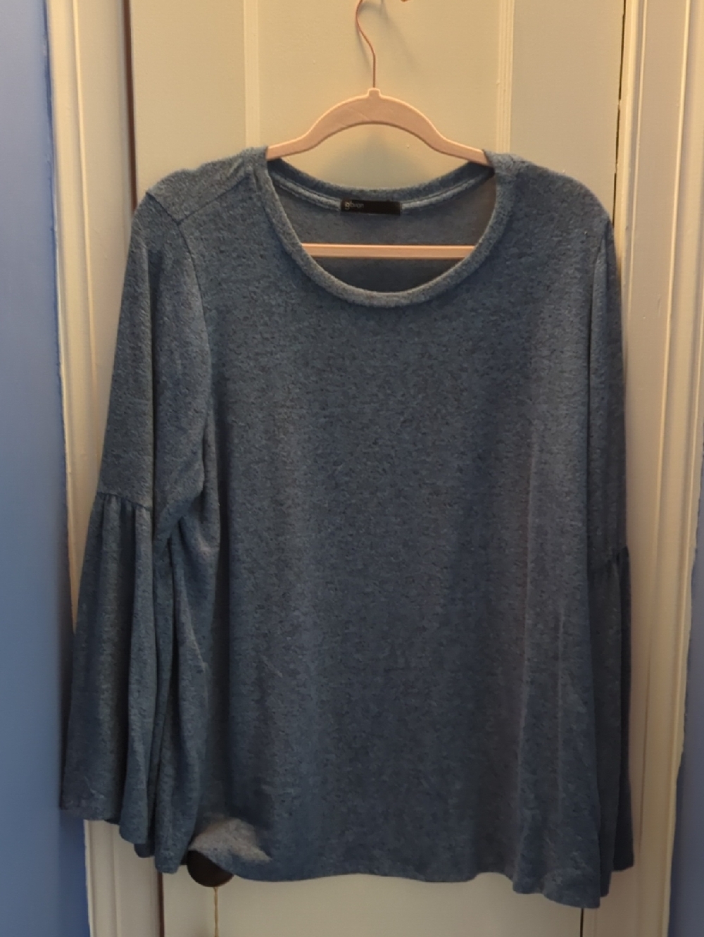 Gibson Women’s Blue Bell Sleeve Pullover Top Light Weight Sweater